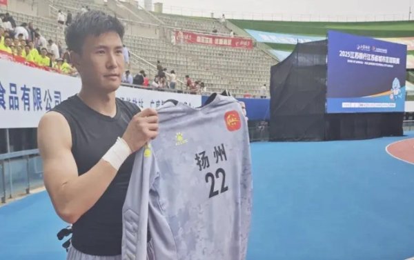 苏州东吴守门员李新宇19日中甲赛事 结束后,20日将驰援苏超扬州队