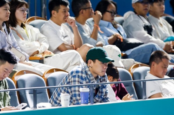 王大雷：陪家人看宁波网球运动活动      透明  赛是难得感受   我的网球运动活动      打不过女儿