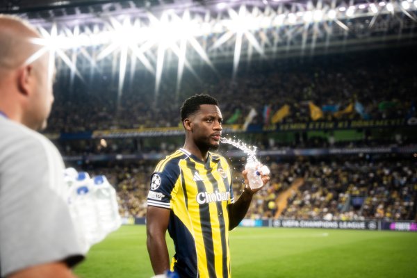 记者：费内巴切前场球员杜兰伤愈复出，将出战欧联杯对阵斯图加特