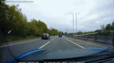 应急车道超越！W-福法纳再次违法驾驶，被冠“英超最差车手”称号