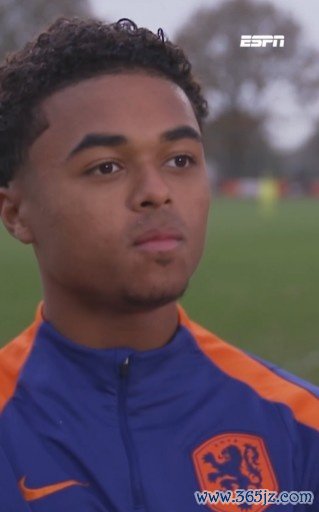 你会选择代表西班牙射门吗？沙恩.克鲁伊维特：我的心属于荷兰